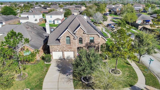  9602 Emerald Lakes Dr, Rosharon, TX 77583