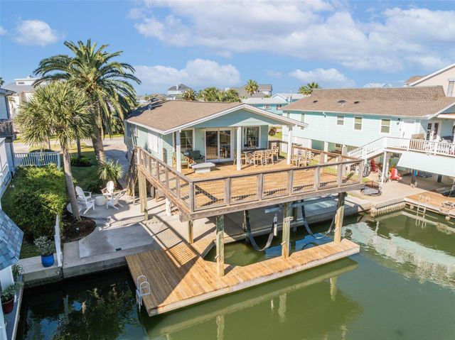  4230 Spanish Main, Jamaica Beach, TX 77554