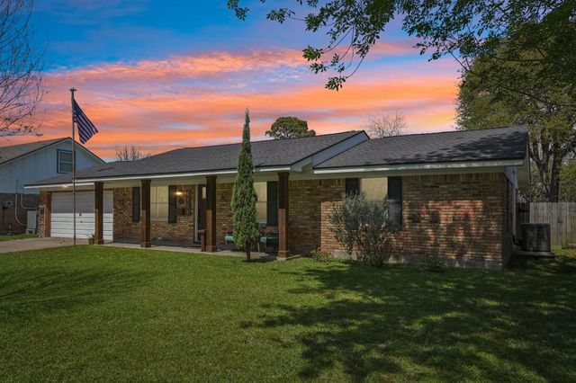 1702 16th Ave N, Texas City, TX, 77590