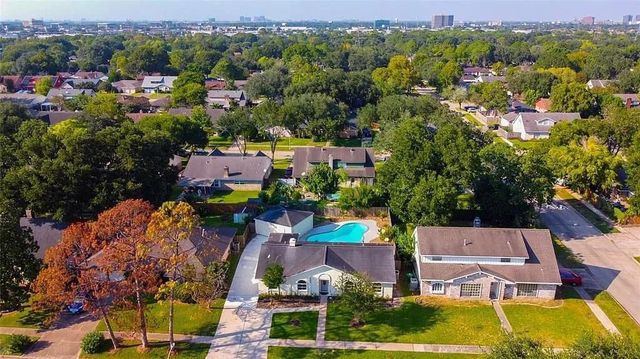  9306 Bankside Dr, Houston, TX 77031