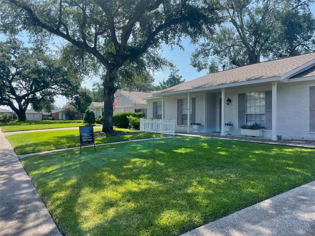  9315 Fairdale Ln, Houston, TX 77063