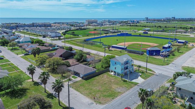 8029 Beluche, Galveston, TX, 77551