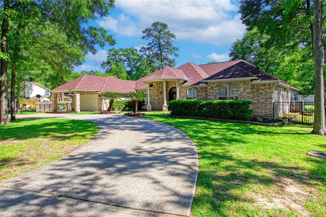  11207 Indian Trails Dr, Tomball, TX 77375