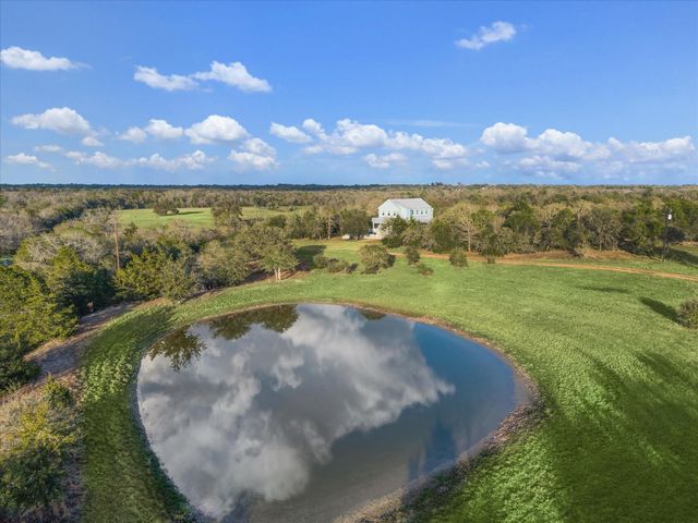  895 S Weyand Rd, Round Top, TX 78954