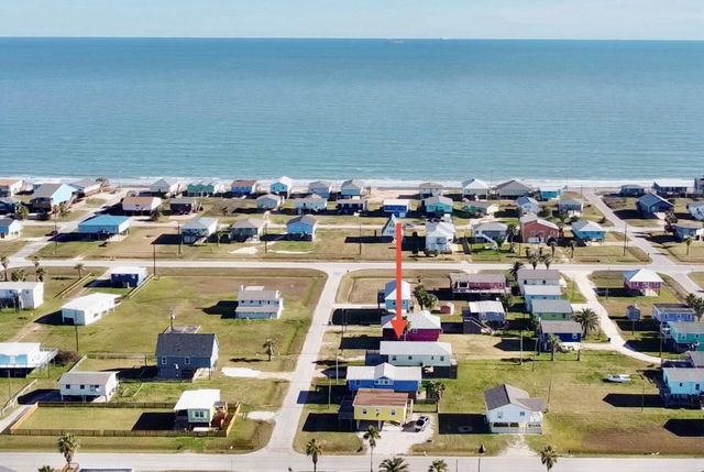  317 Olive St, Surfside Beach, TX 77541
