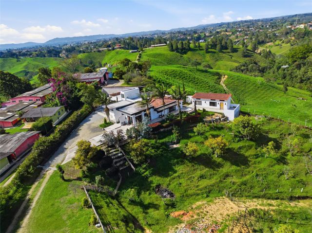 FINCA 218 . VEREDA LAS MERCEDES, MARINILLA