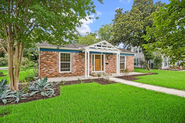 701 32nd, Houston, TX, 77018