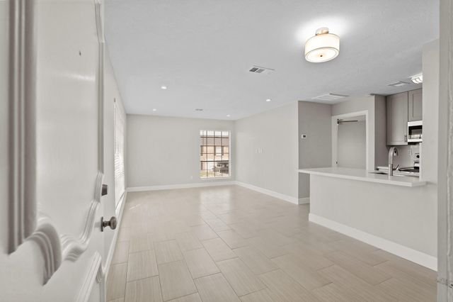 2201 Fountain View, Houston, TX, 77057
