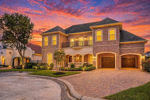  15611 Oyster Cv, Sugar Land, TX 77478