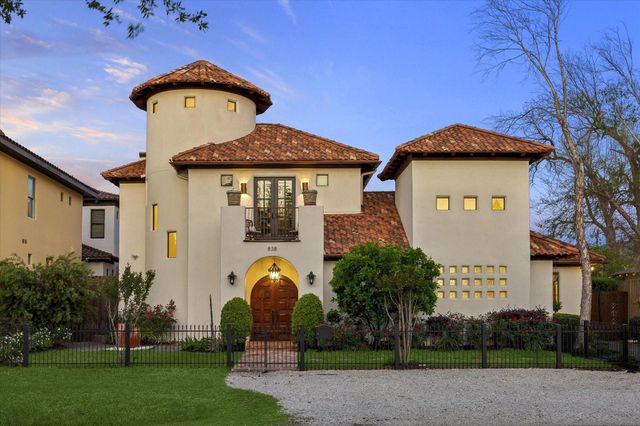  838 Ashland St, Houston, TX 77007