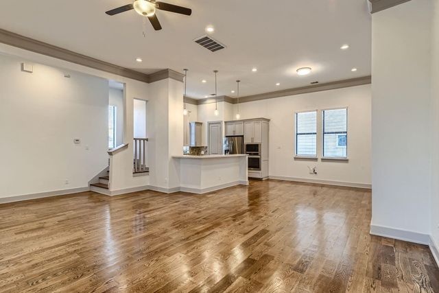  2208 Arabelle St, Houston, TX 77007
