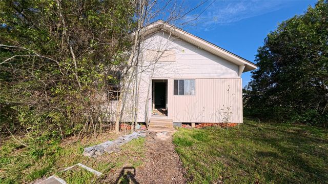 526 Wallace, East Bernard, TX, 77435