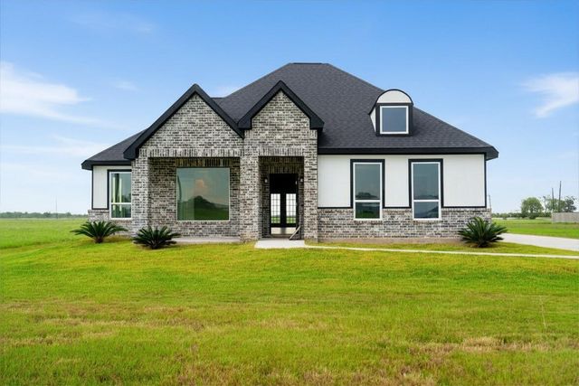  395 Brahman Trl, Angleton, TX 77515