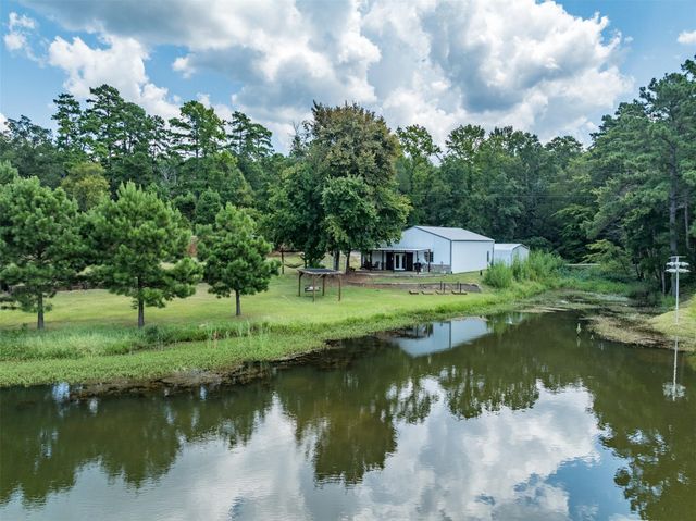 240 Private Road 5515