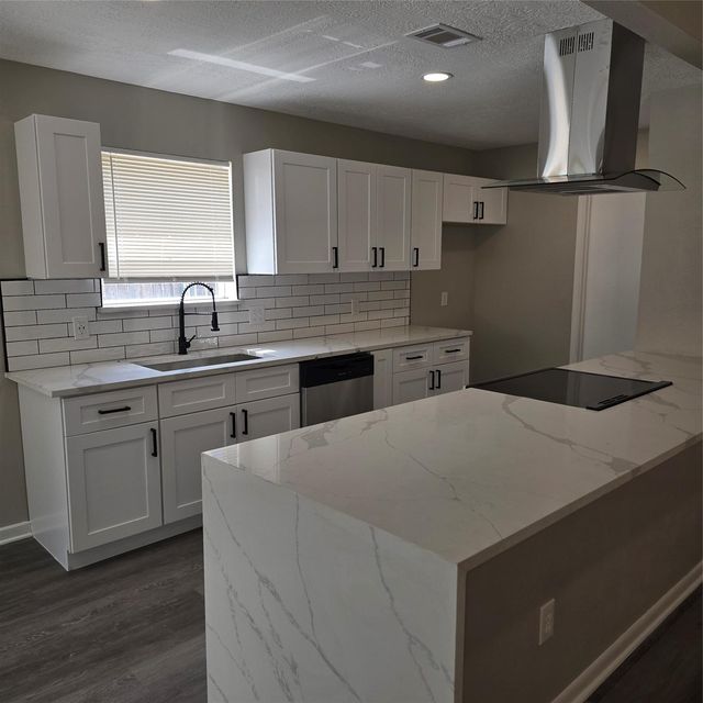13327 Lake Breeze, Willis, TX, 77318