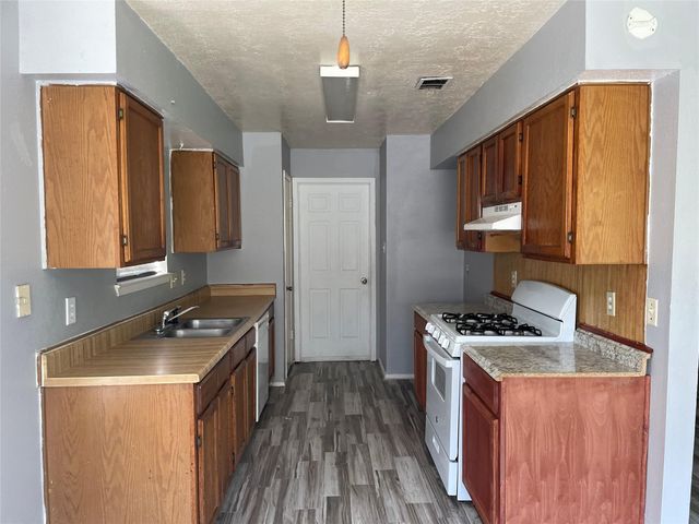 16619 La Gloria, Houston, TX, 77083