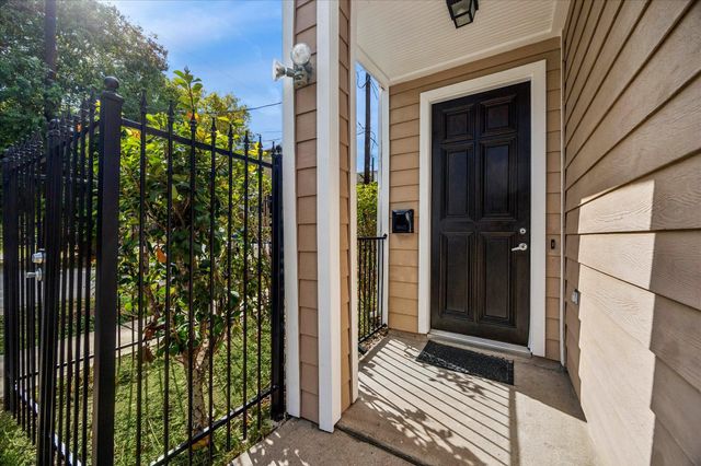 5210 Petty, Houston, TX, 77007