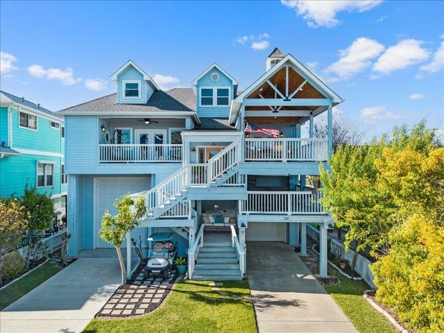 126 E Shore Dr, Clear Lake Shores, TX 77565