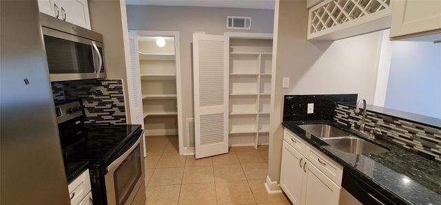 3300 Yorktown, Houston, TX, 77056