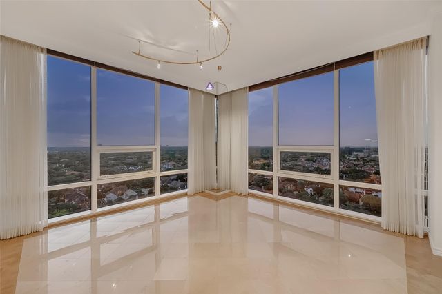 5100 San Felipe, Houston, TX, 77056