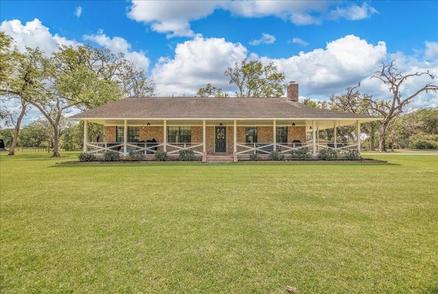 159 County Road 611a, Angleton, TX, 77515