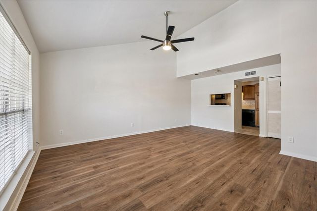 1860 White Oak, Houston, TX, 77009
