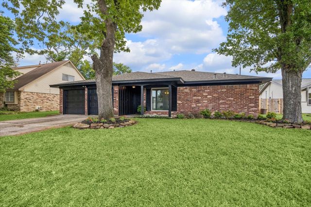 6026 Golden Forest, Houston, TX, 77092