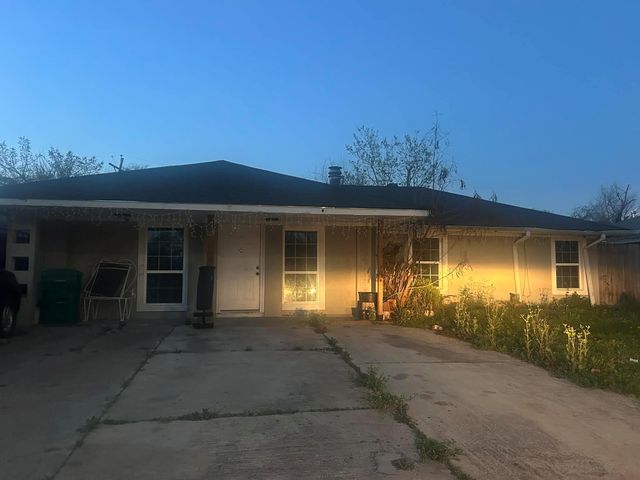 9227 Laura Koppe, Houston, TX 77078