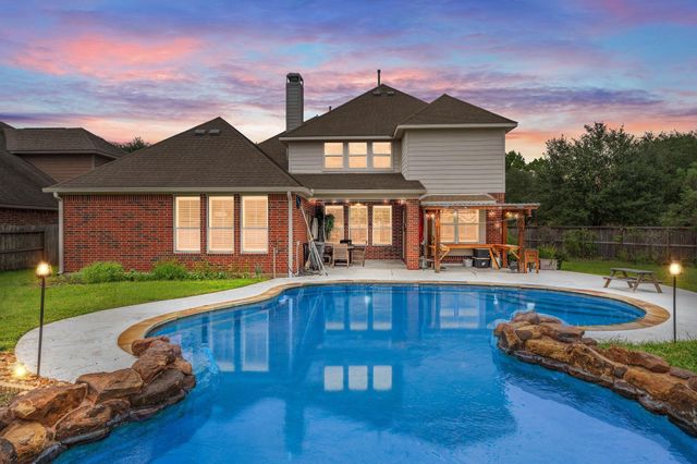  18515 N Settlers Shore Dr, Cypress, TX 77433