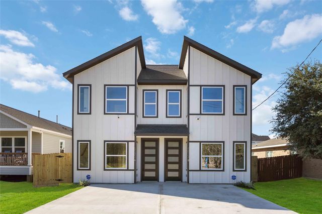  7221 Sandra St A-B, Houston, TX 77028