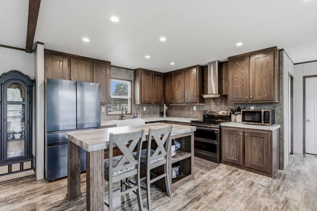  428 W Pine, Winnie, TX 77665