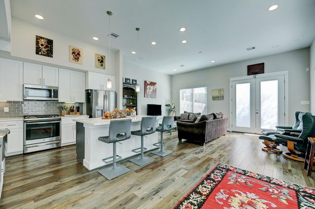 806 Thornton, Houston, TX, 77018