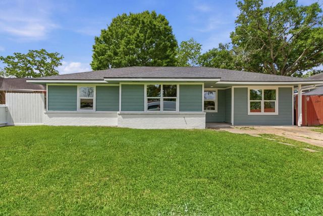 2208 Merle St, Pasadena, TX 77502
