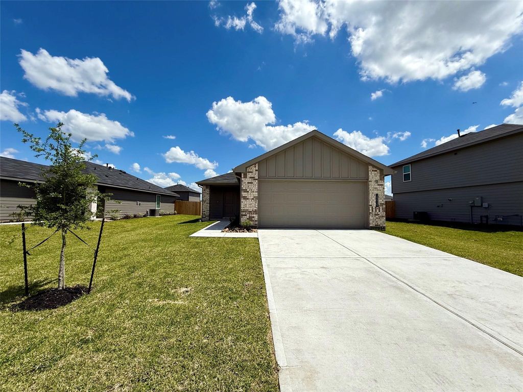 19935 Hilbert Rd