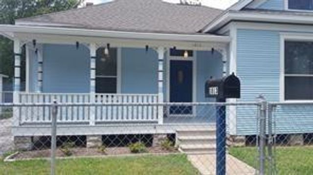 1813 Gentry, Houston, TX, 77009