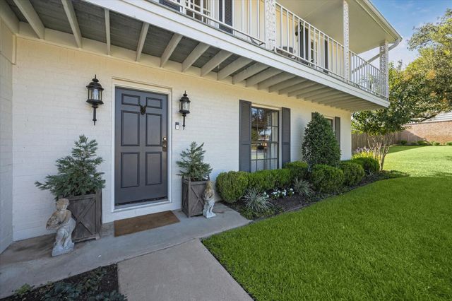  1802 Hickory Ln, Brenham, TX 77833