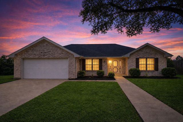  805 Bormann St, Brenham, TX 77833