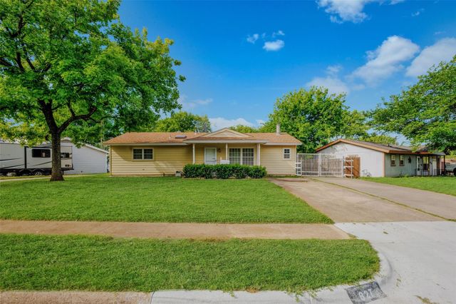 827 Bell, Euless, TX, 76039