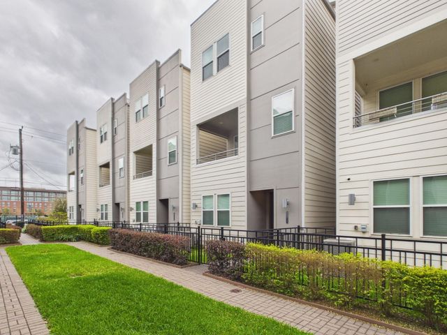 2711 Clinton, Houston, TX, 77020