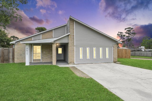  8622 Valley Meadow Dr, Houston, TX 77078