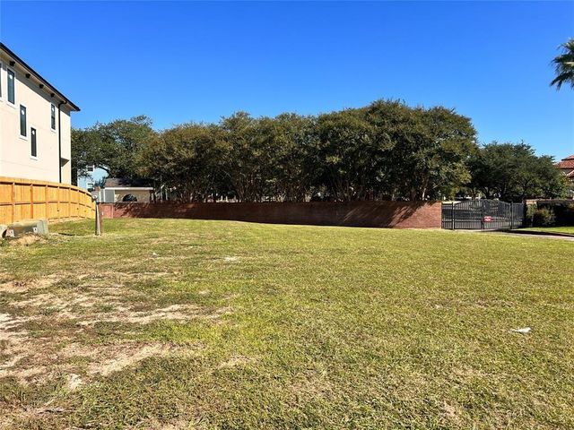 716 Harborside Way, Kemah, TX, 77565