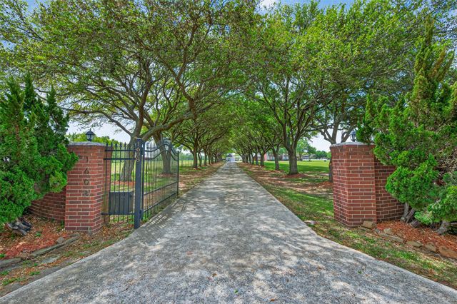  1608 Krenek Rd, Crosby, TX 77532