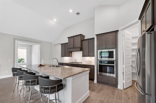  3415 Mckinney Ridge Dr, Houston, TX 77059