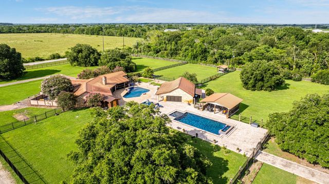 1226 County Road 45, Angleton, TX, 77515