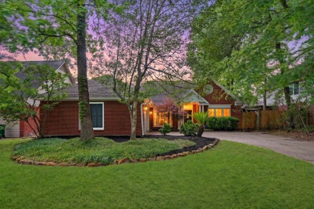  5411 Glade Estates Dr, Houston, TX 77339