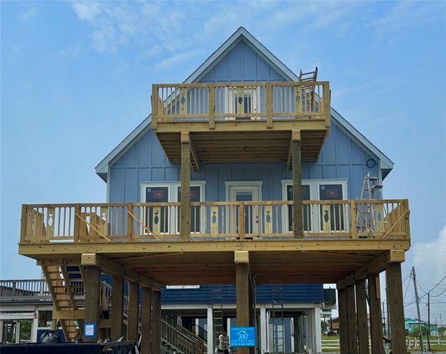123 Beachcomber Avenue, Surfside Beach, TX, 77541