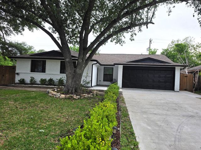 212 Stratmore, Friendswood, TX, 77546