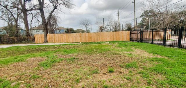 4605 Fulton, Houston, TX, 77009