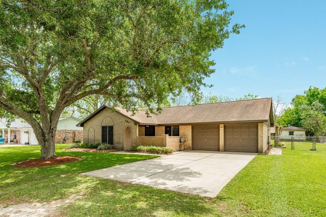 131 Singleton, Jones Creek, TX, 77541