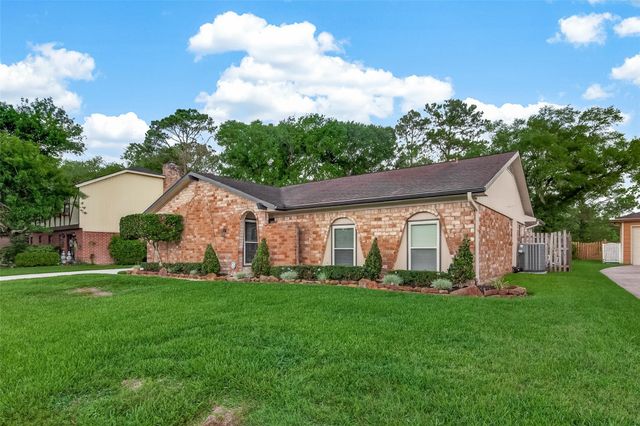306 Castle Harbour, Friendswood, TX, 77546